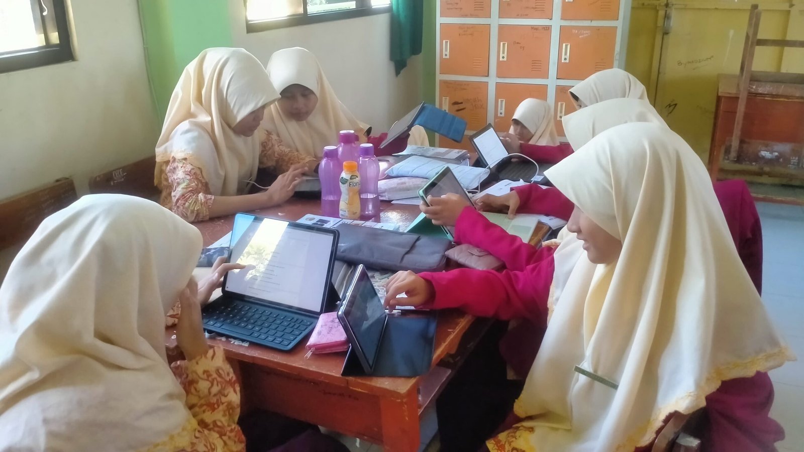 WhatsApp-Image-2025-04-22-at-11.12.47-1-scaled Pembelajaran Deep Learning pada SMP Bilingual Terpadu Boarding School