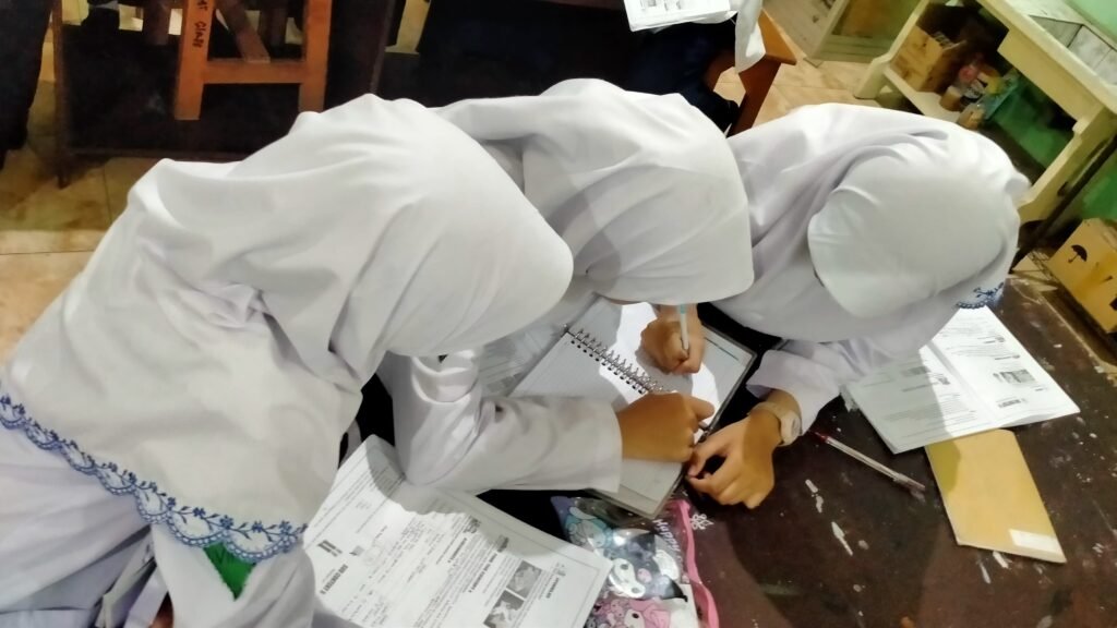 WhatsApp-Image-2025-04-22-at-11.13.41-1024x576 Pembelajaran Deep Learning pada SMP Bilingual Terpadu Boarding School