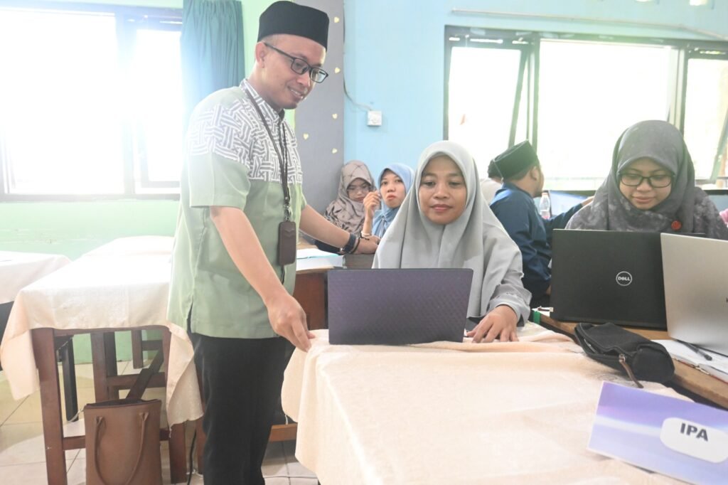 WhatsApp-Image-2025-07-31-at-07.43.02-1024x682 Meningkatkan Kualitas Pembelajaran Melalui Penerapan Deep Learning di SMP Bilingual Terpadu