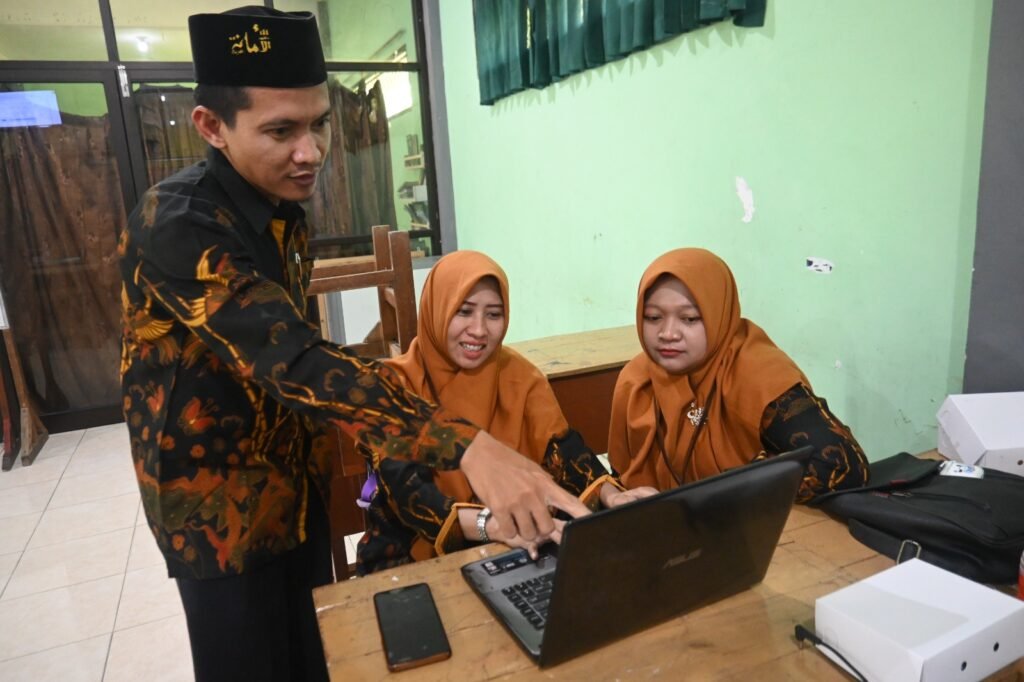 WhatsApp-Image-2025-07-31-at-07.43.04-1-1024x682 Meningkatkan Kualitas Pembelajaran Melalui Penerapan Deep Learning di SMP Bilingual Terpadu
