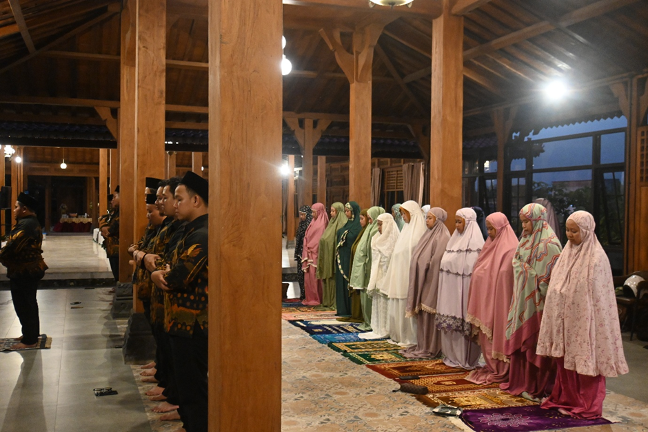 image-2 Peningkatan Profesionalisme dan Wellbeing Tenaga Pendidik SMP Bilingual Terpadu Bersama Indonesia LED Consultant Guru Adaptif, Inovatif, dan Kolaboratif Menuju Sekolah Unggul