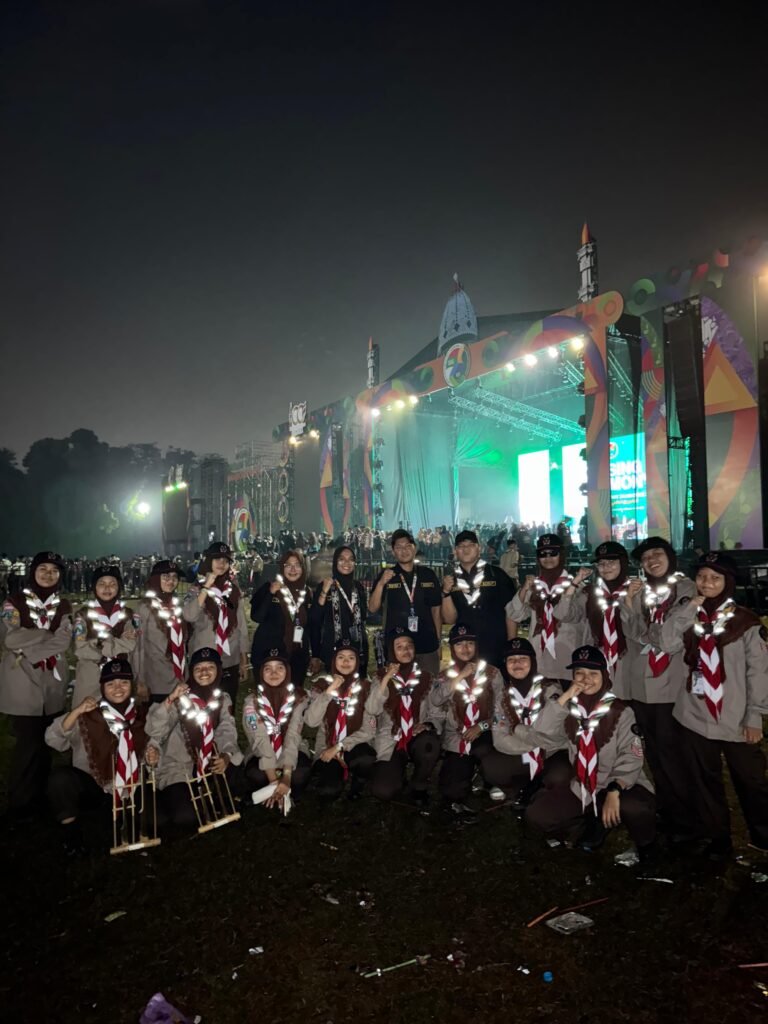 WhatsApp-Image-2025-09-22-at-08.28.422-768x1024 Santri SMP Bilingual Terpadu Ikuti World Muslim Scout Jamboree (WMSJ) 2025 di Cibubur: Mengukir Prestasi di Kancah Internasional